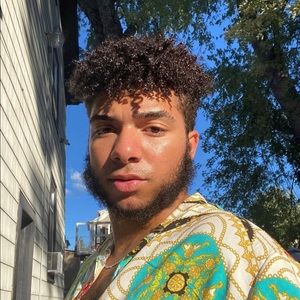 Meet your Posher, Luis